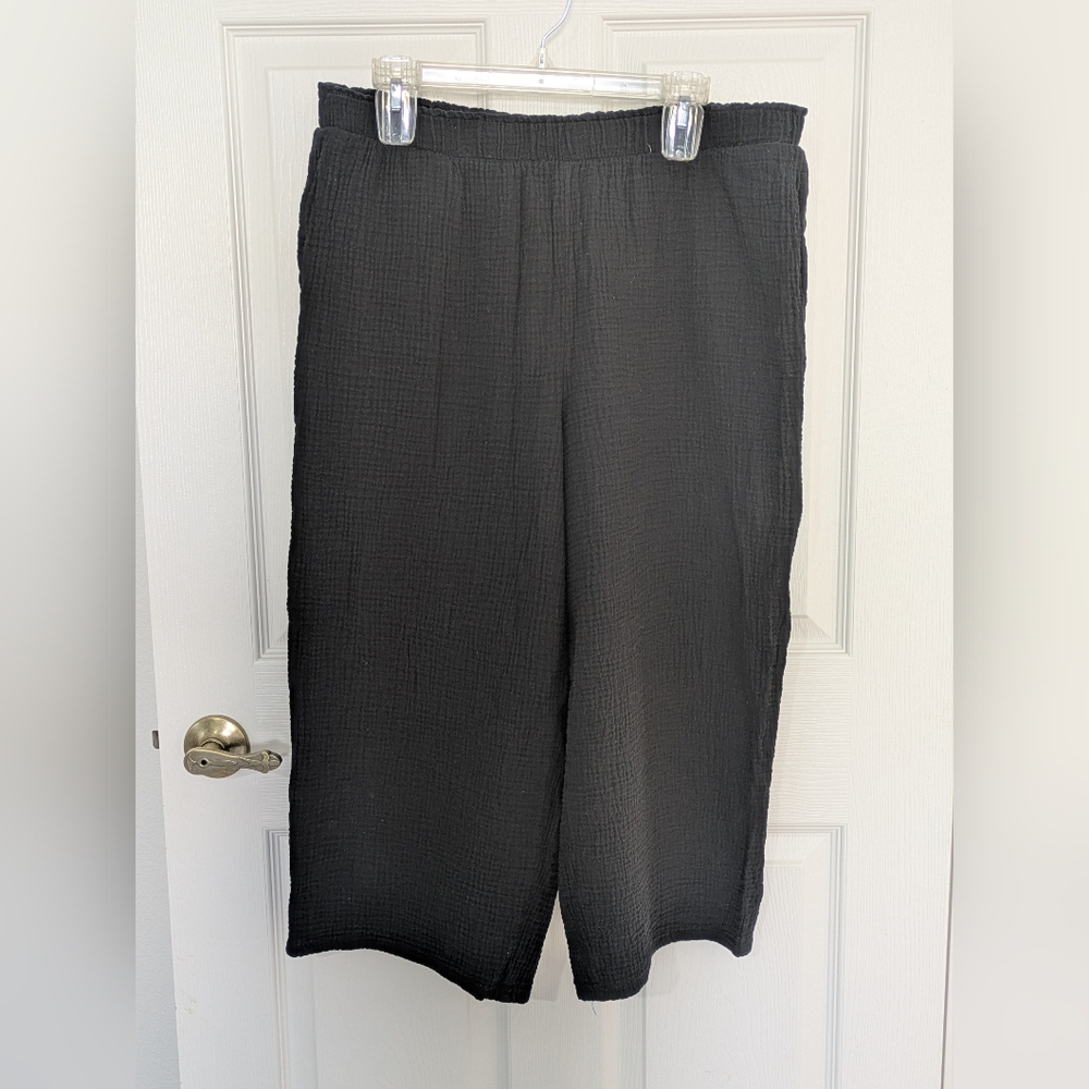 Jessica Simpson Black Capri Pant